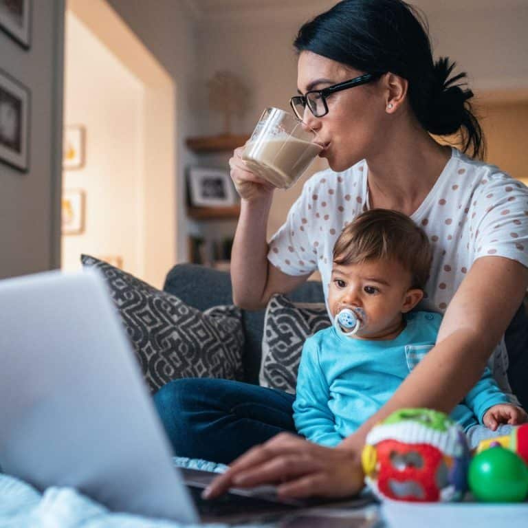 Mom blogger